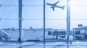 How Airline Industry Updates Help Travelers Plan Better Airport Transfers
